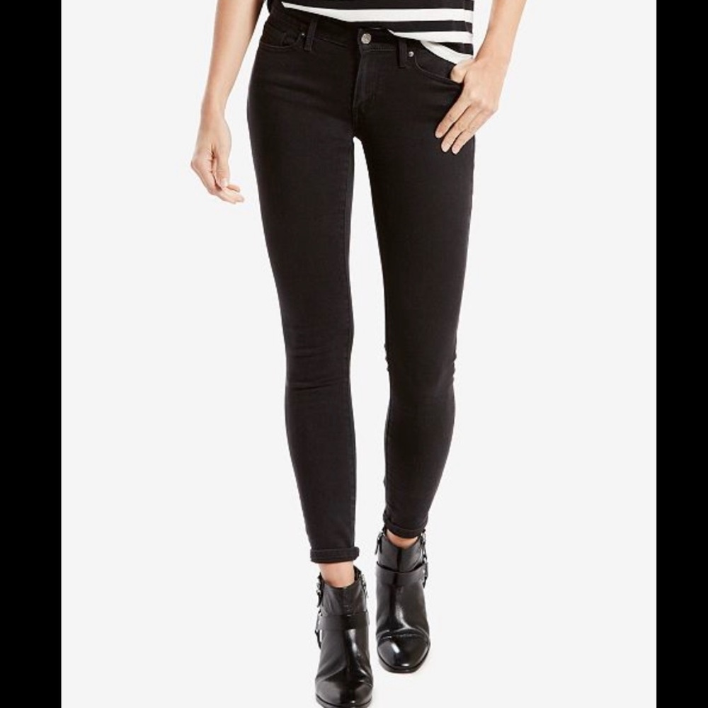 Levi’s 711 skinny black jeans cropped